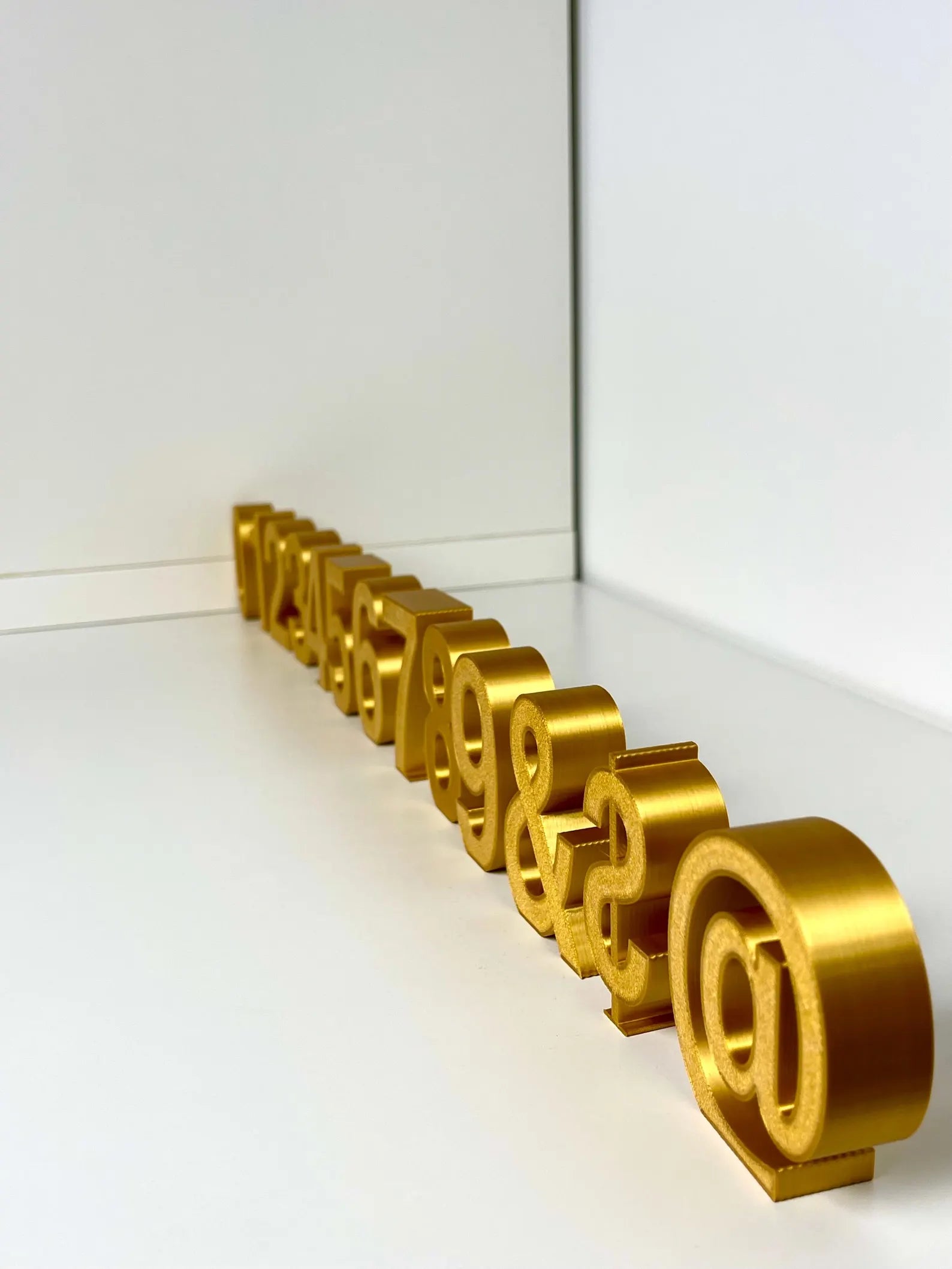 Freistehende Gold/Silber Buchstaben