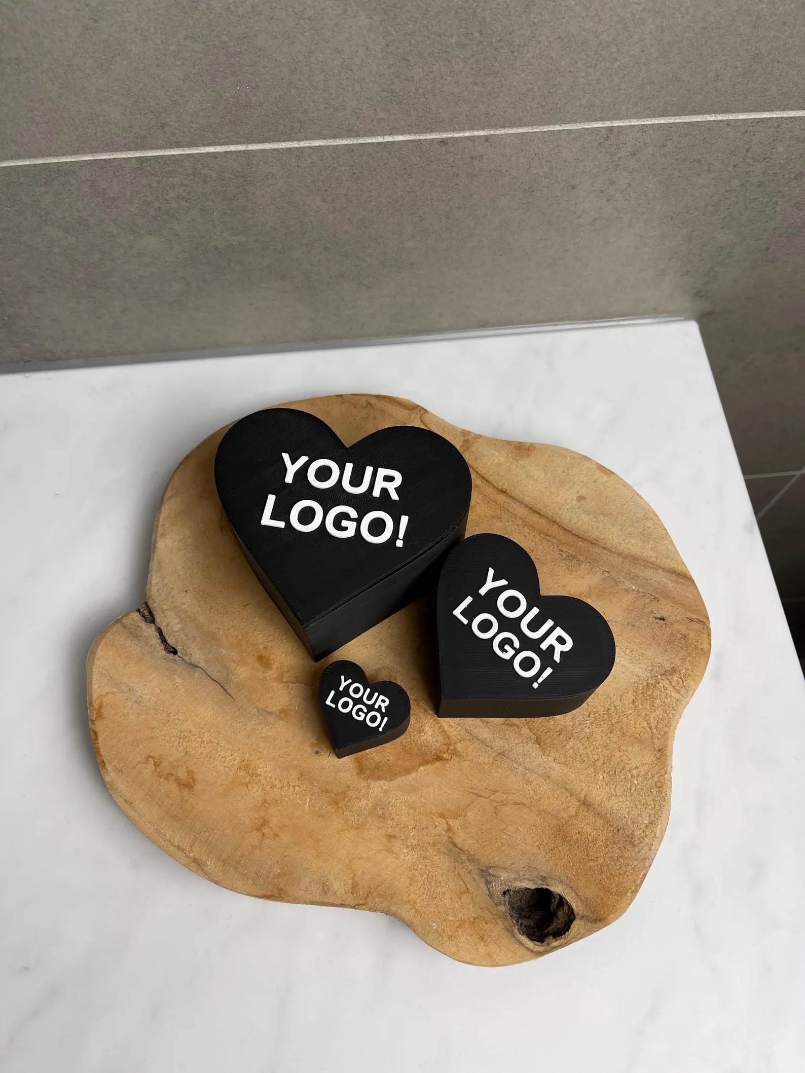 Personalisierbare Herzbox mit Logo