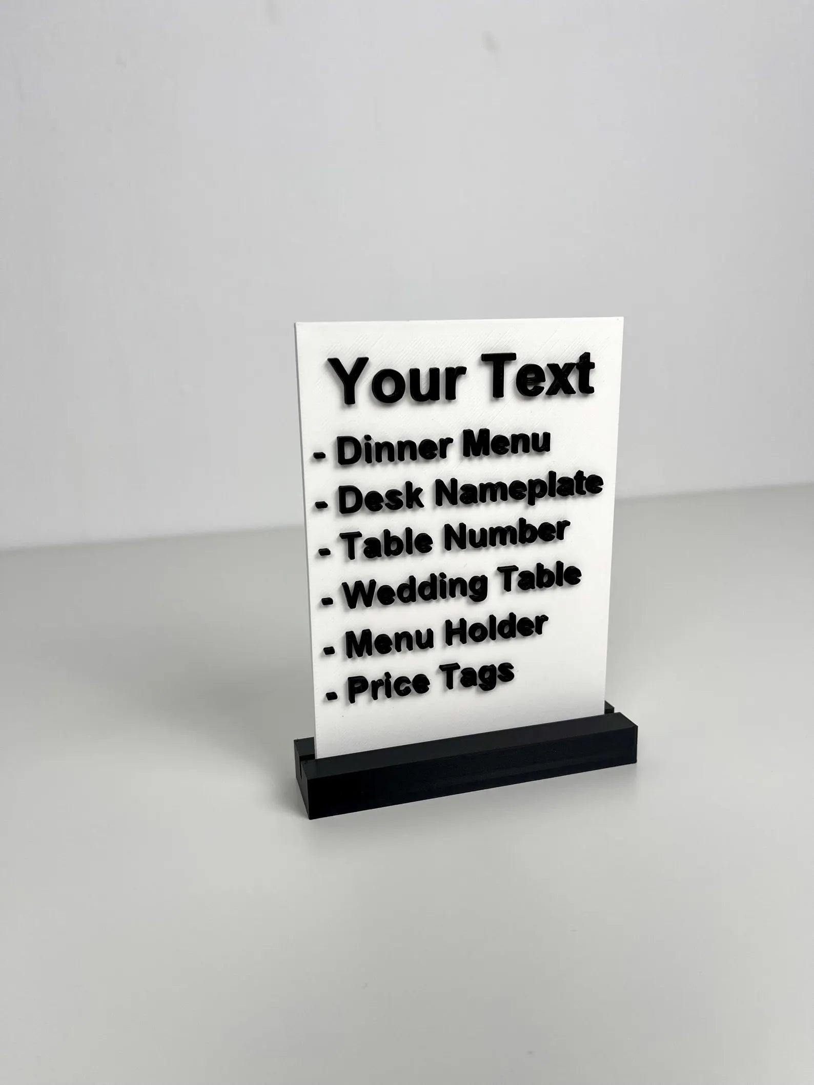 Personalisierte Tischtafel mit individueller Beschriftung