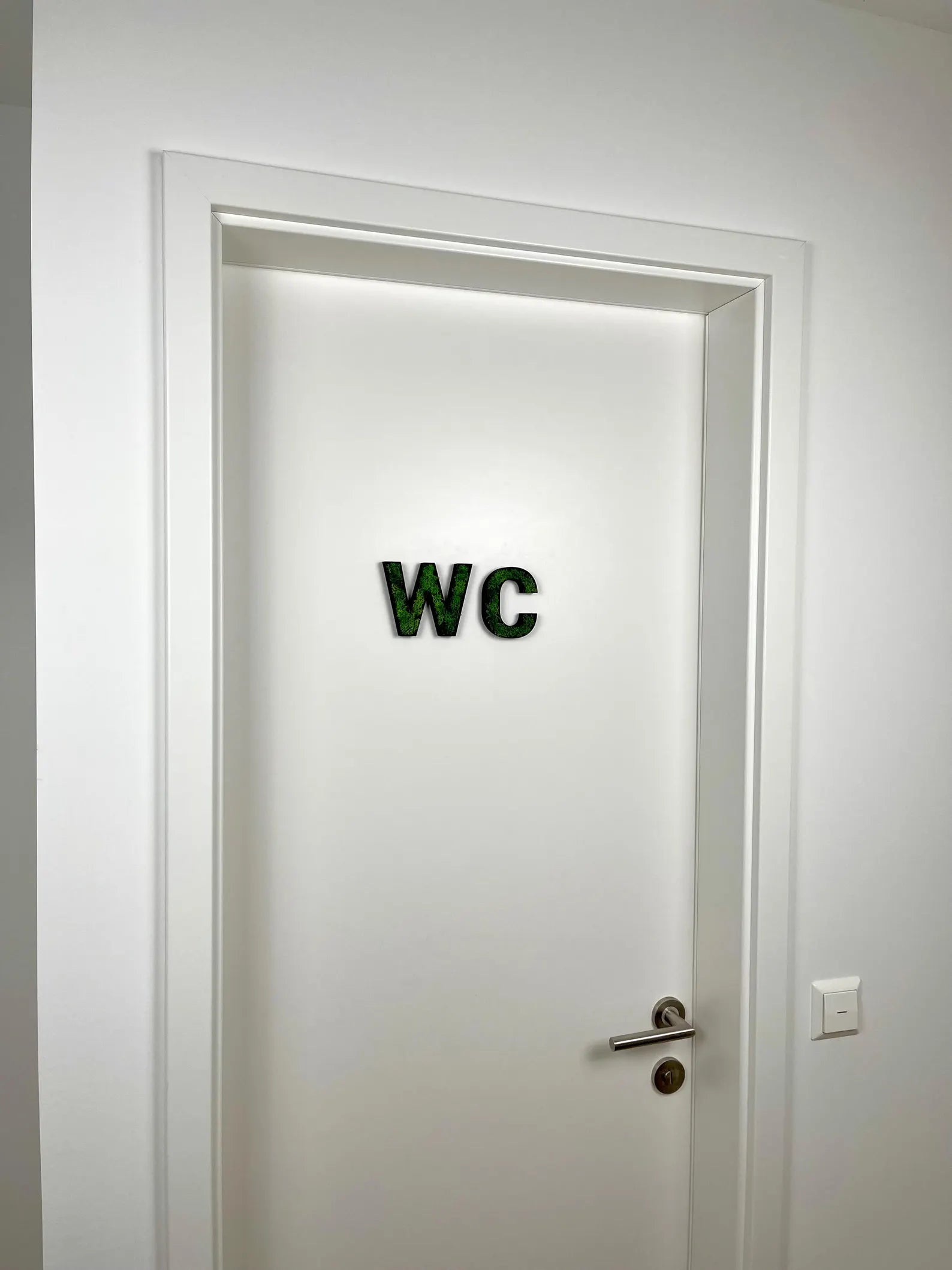 WC Schild mit Moos – 3D Türbeschriftung mit echtem Islandmoos