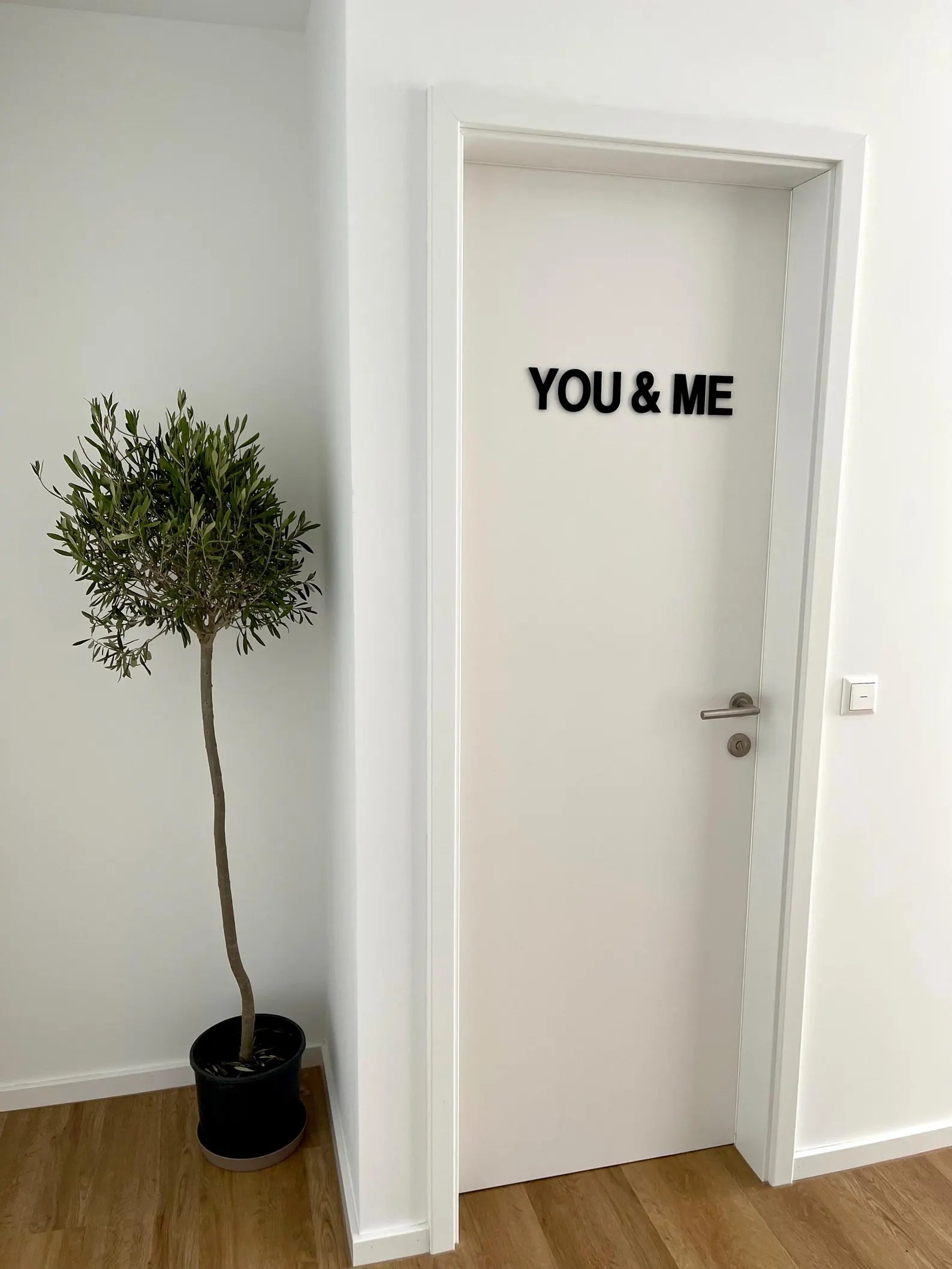 3D Wanddeko „You &amp; Me“ – moderner Schriftzug für dein Zuhause