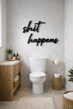 3D Wanddeko „Shit Happens“ – humorvoller Schriftzug für dein Badezimmer