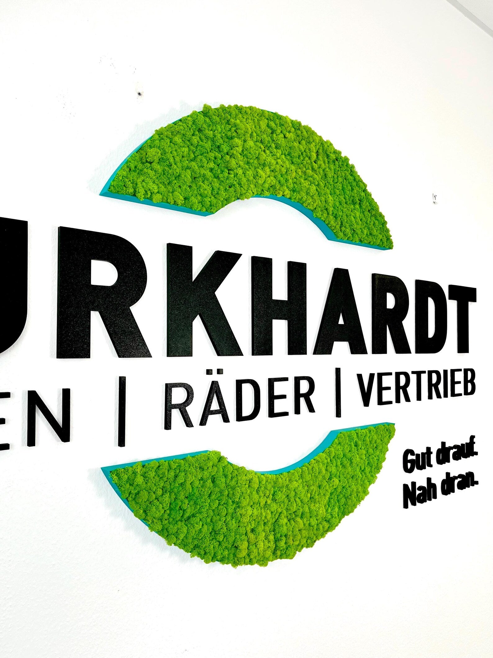 3D Firmenlogo für die Wand – individuell gefertigt mit oder ohne Moos
